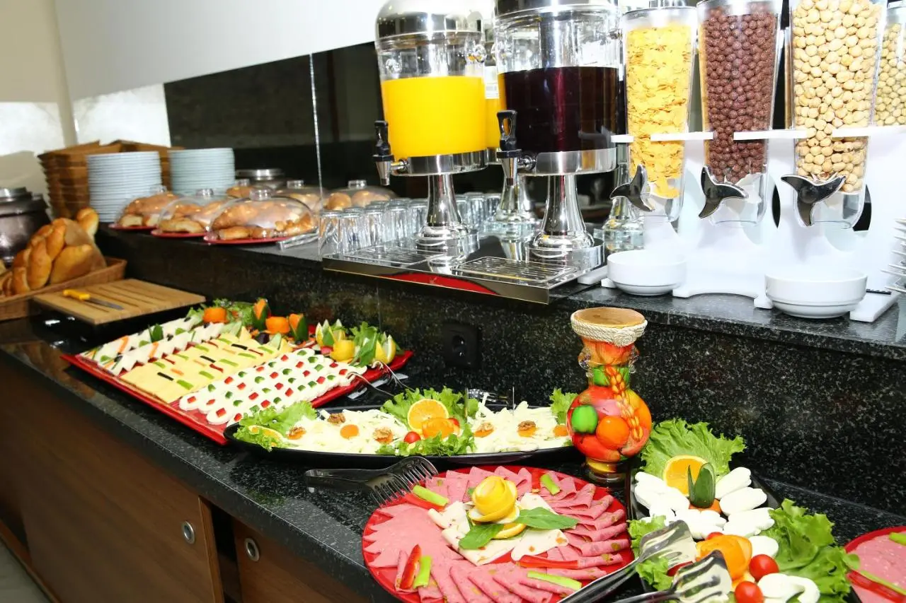Golden Lounge Hotel