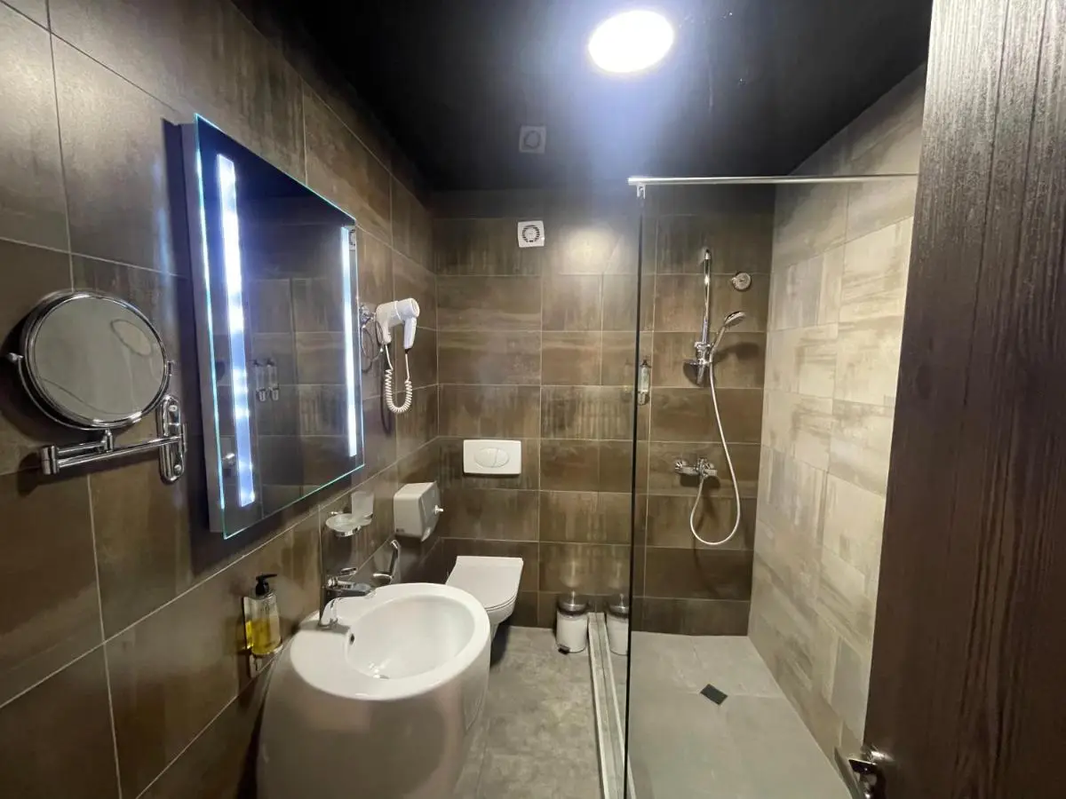 Apart Hotel West