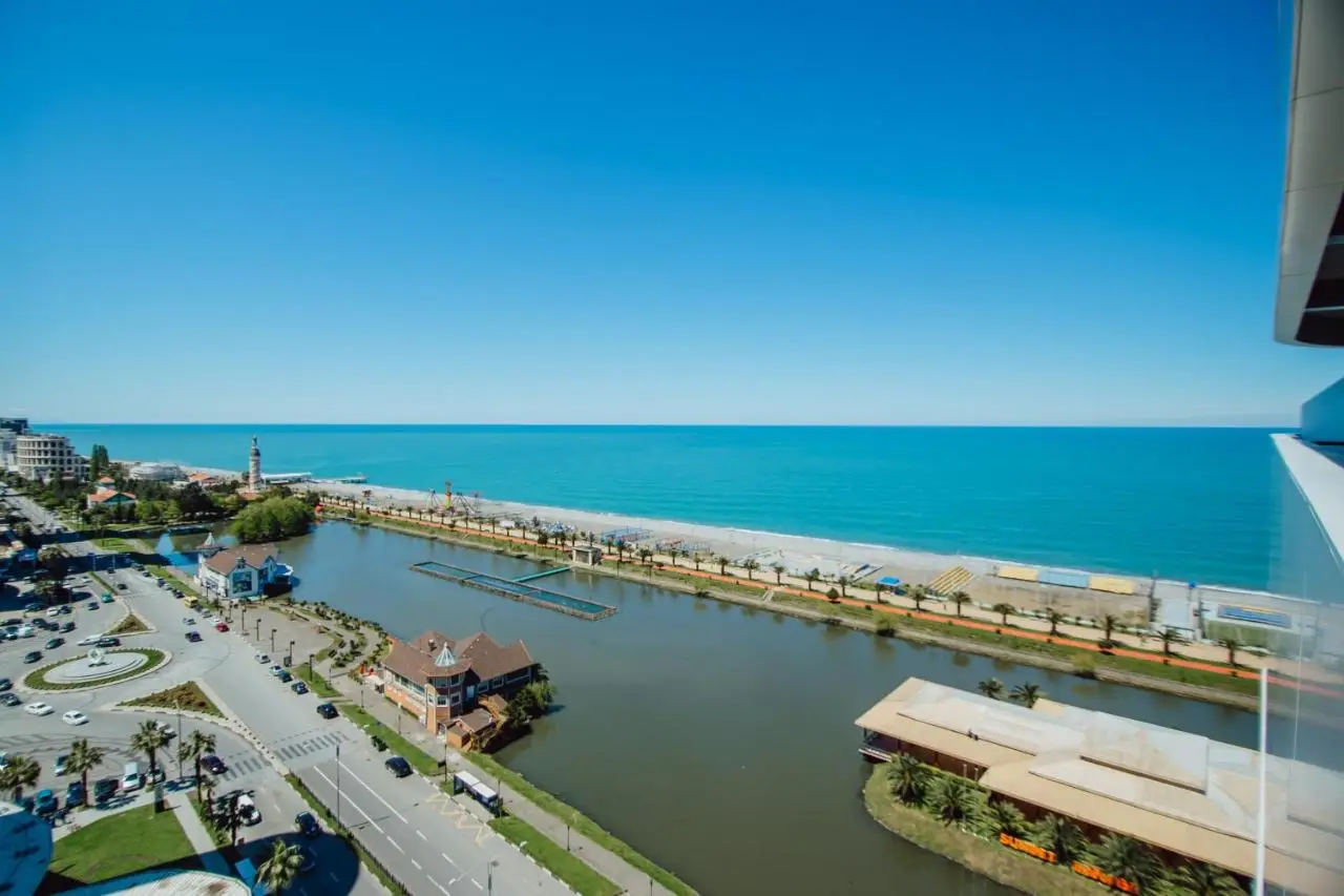 Your Sunshine Apartments in Alliance Palace