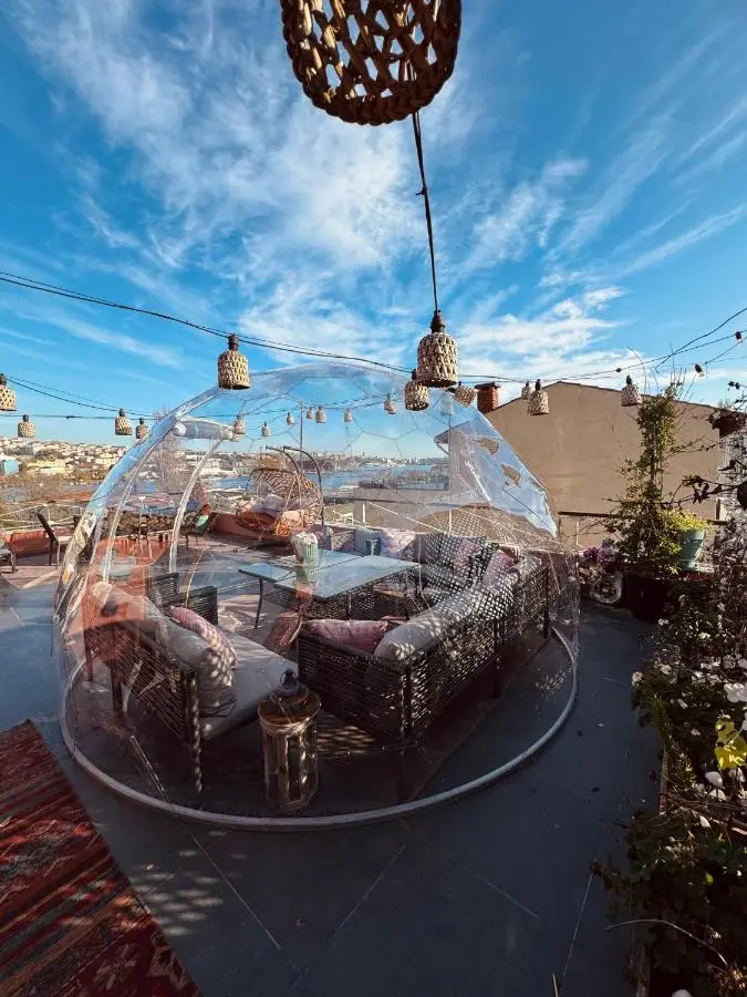 Waterfront Villa by the Tram - Private Terrace with Dome & Golden Horn View in Fatih