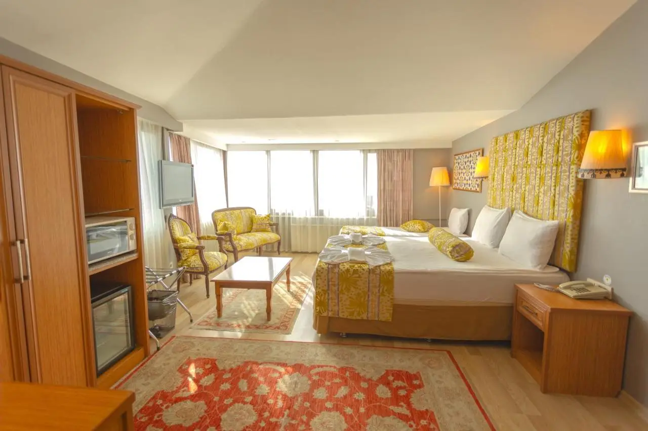 Tashkonak Studio Suites