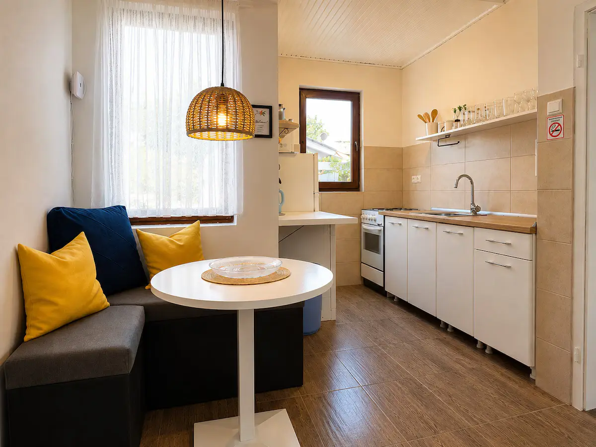 Sunshine Apartment – Pool, River & Garden Oasis