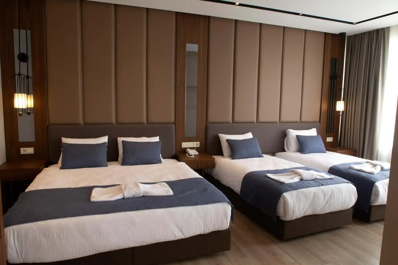 Martinenz Hotel Old City