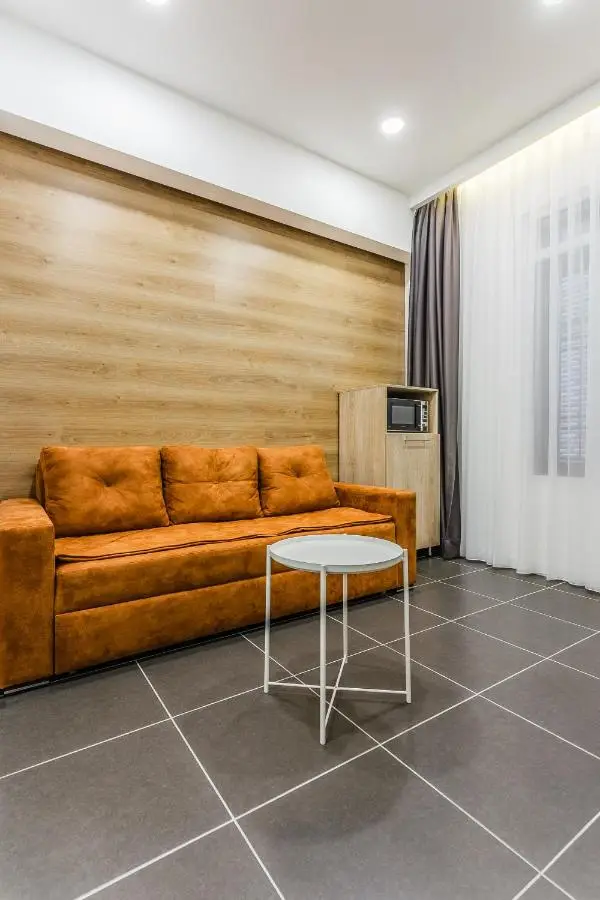 8 Rooms Apartotel On Meidan