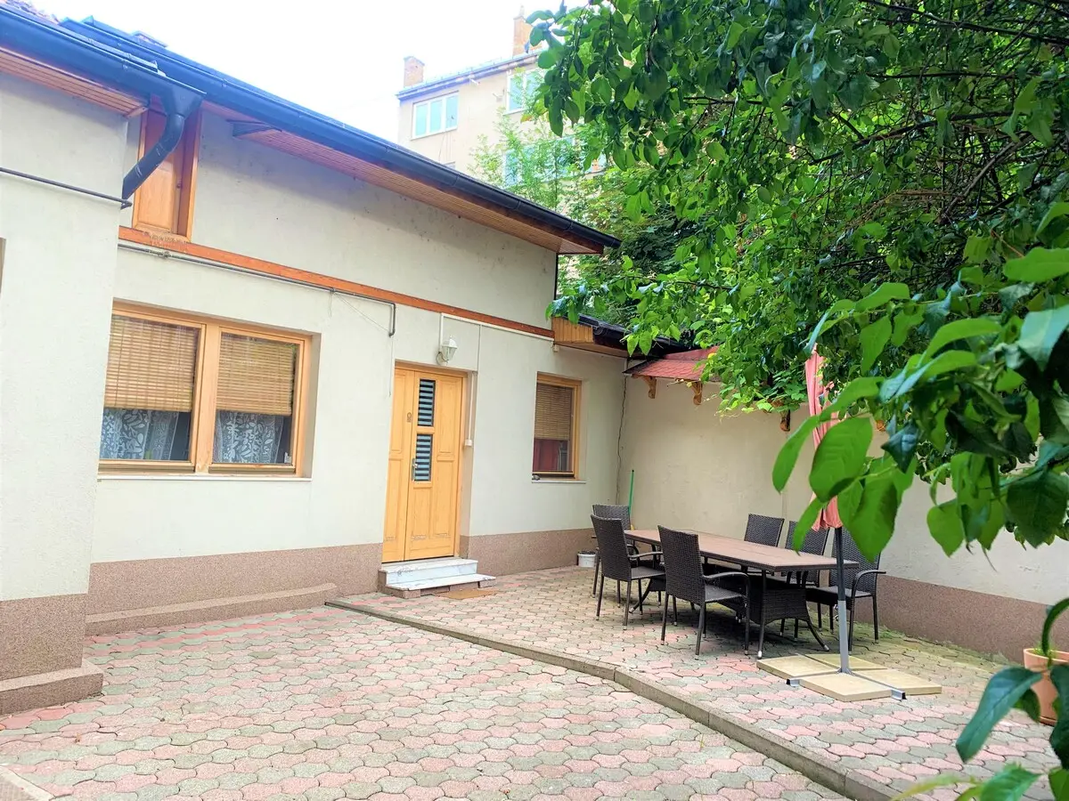 Central Apartment - Great Energy - Private Garden!