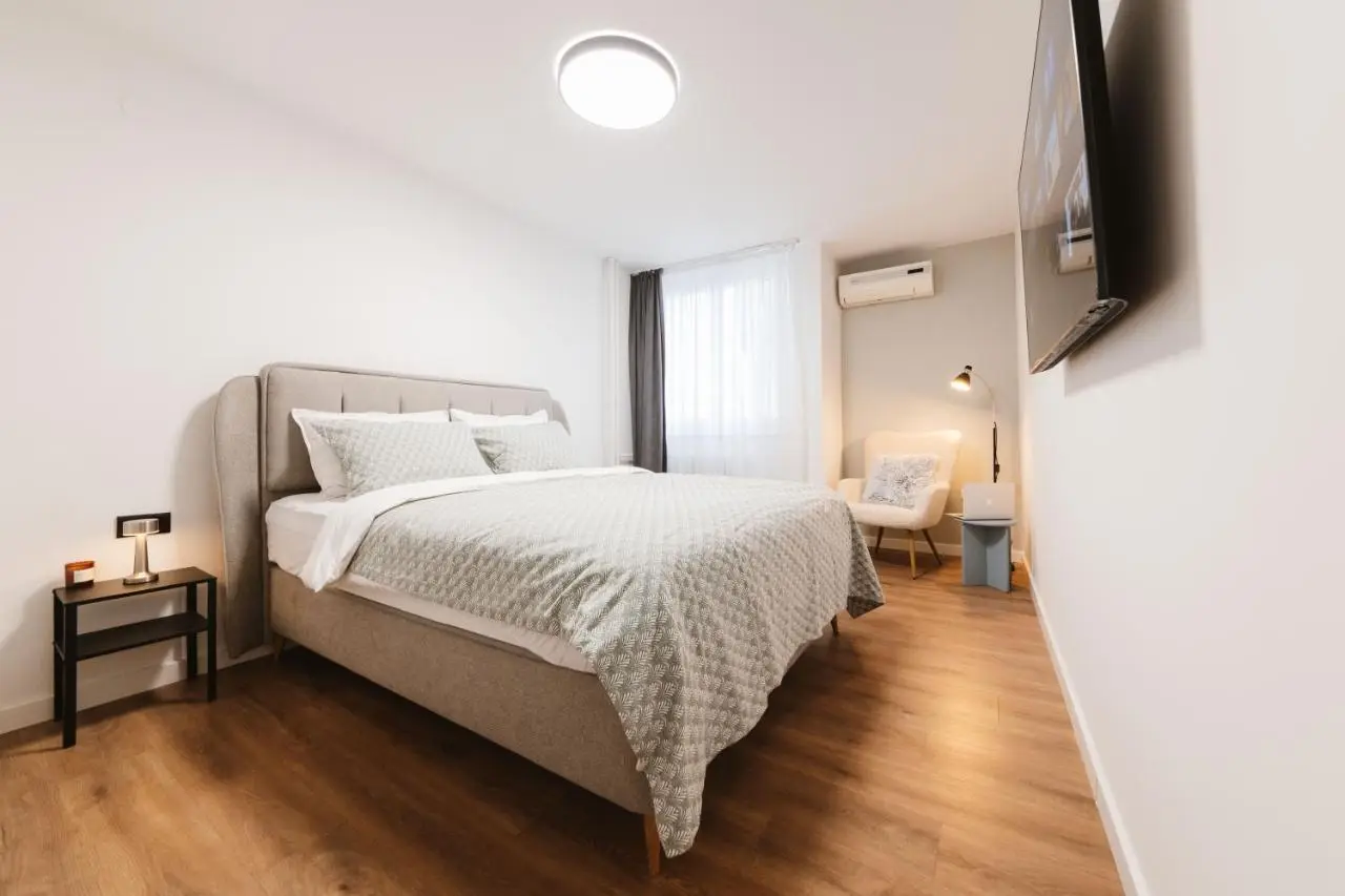Central Apartment 44