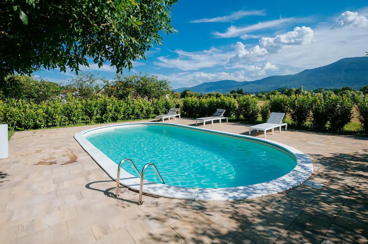 Pool House Voyage