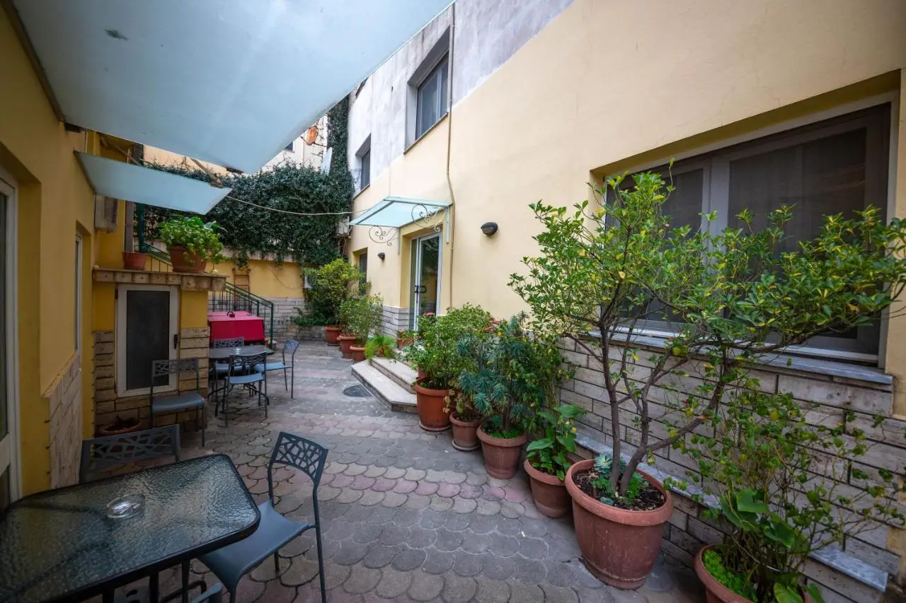Hotel Pik Loti