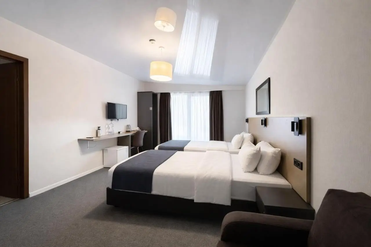 Hotel Green Town