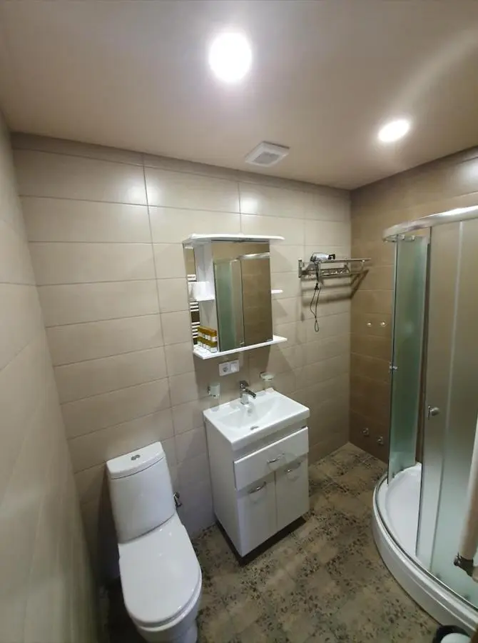 5 Rooms near 300 Aragveli metro station