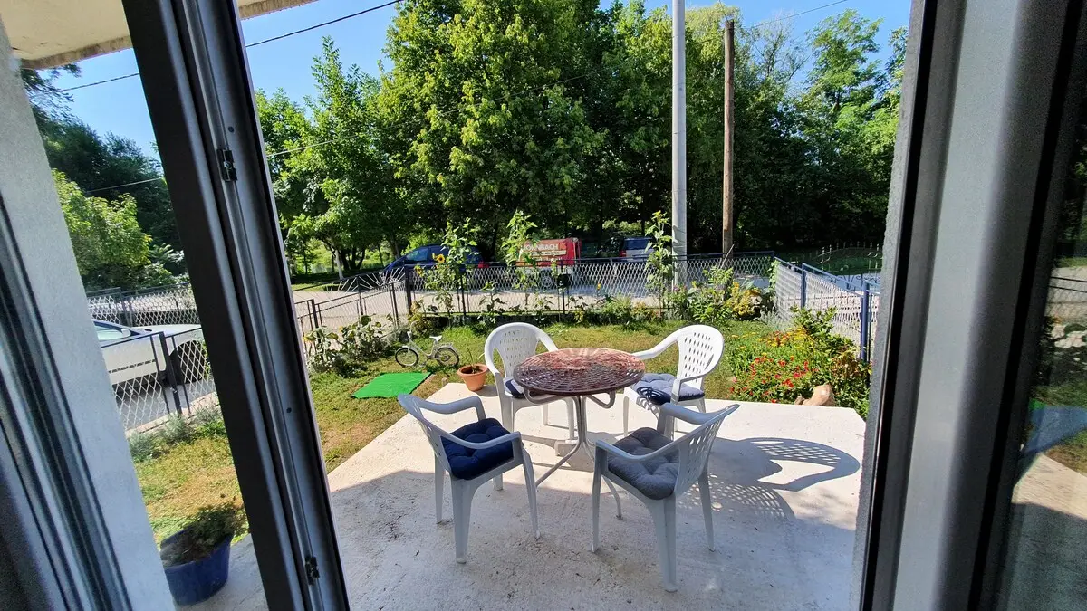 Lovely 2 bedroom apartment next to river Una!