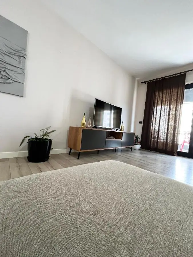 B2 Apartment
