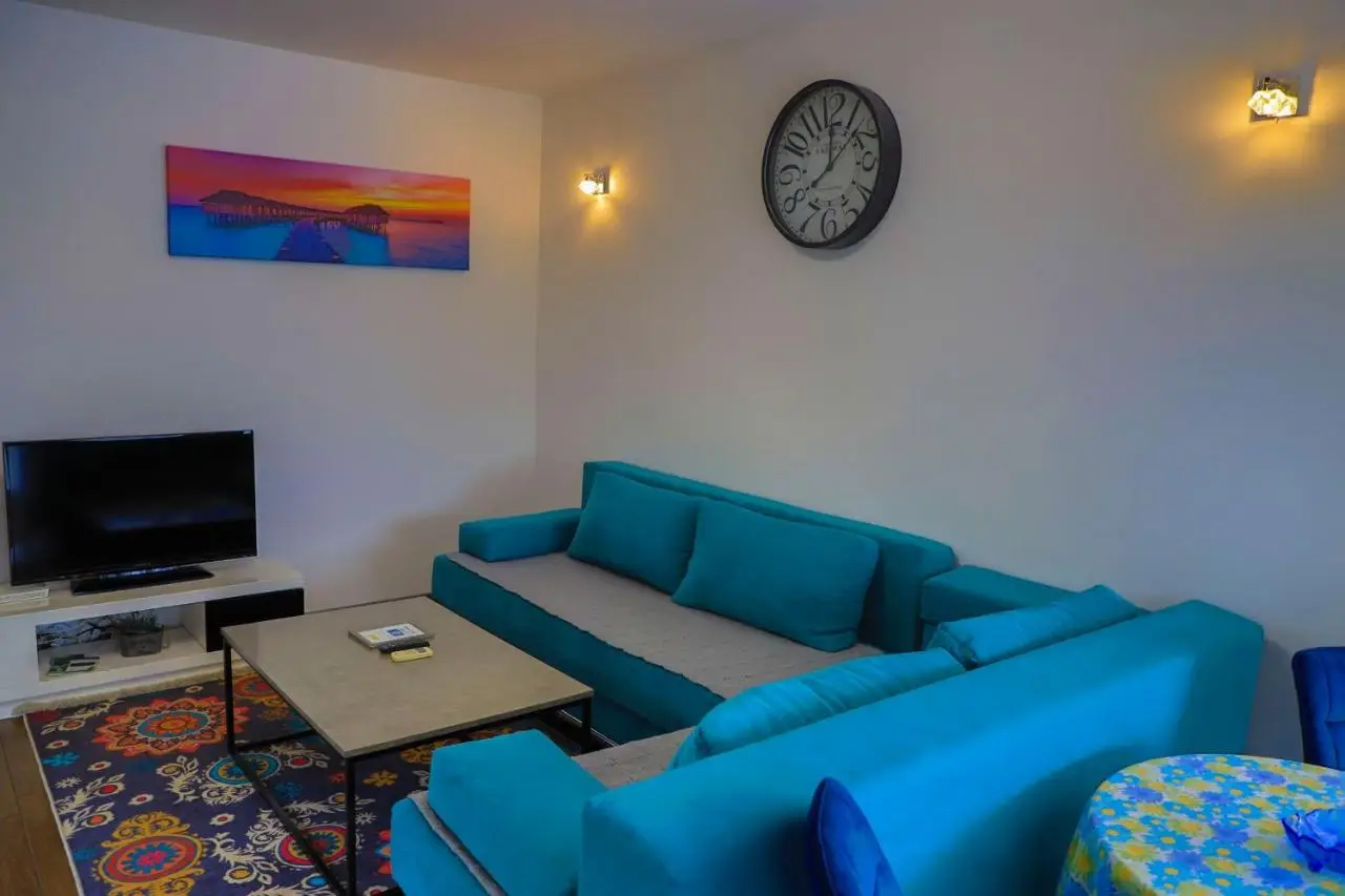 Holiday Homes Pozitiva