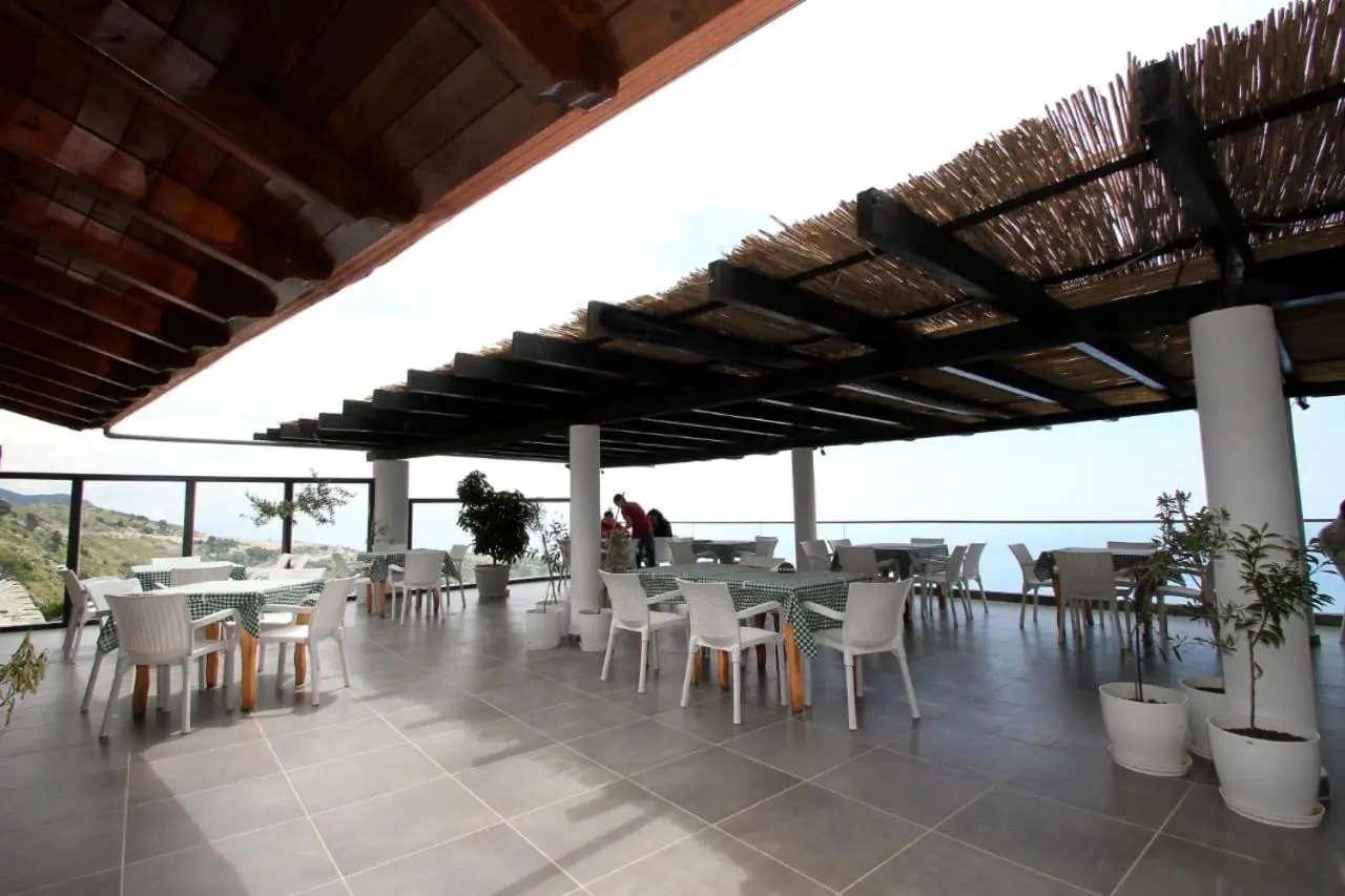 Hotel Keshtjella Llogara