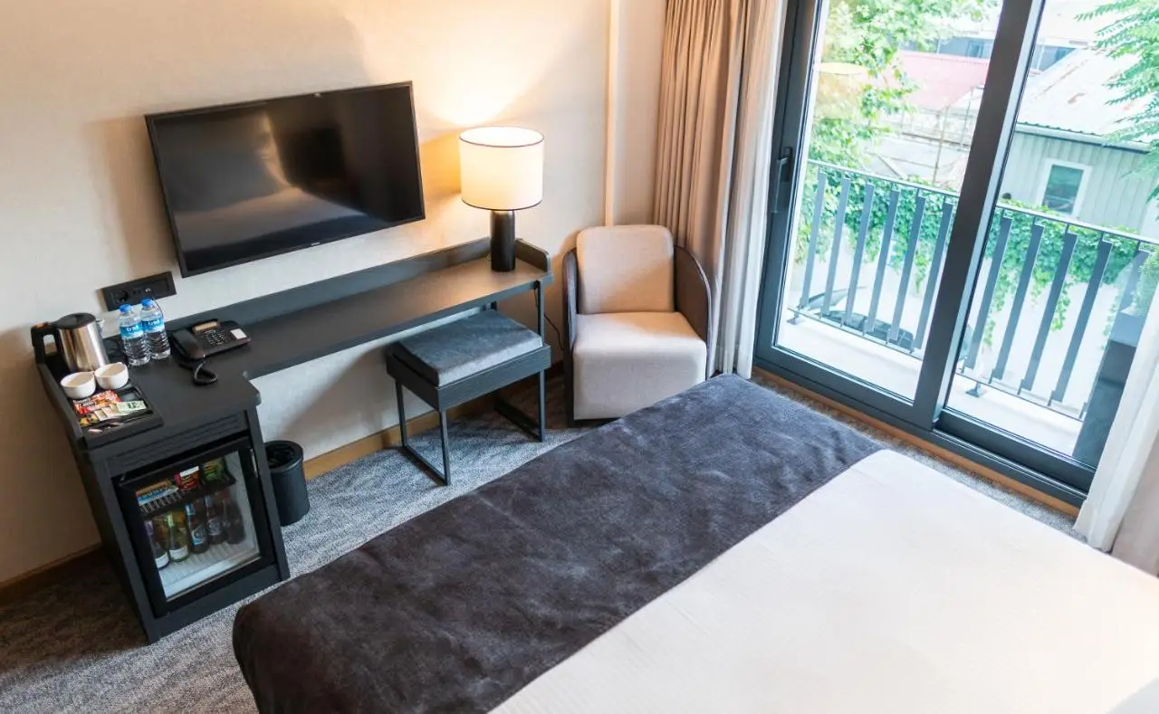MEG HOTEL