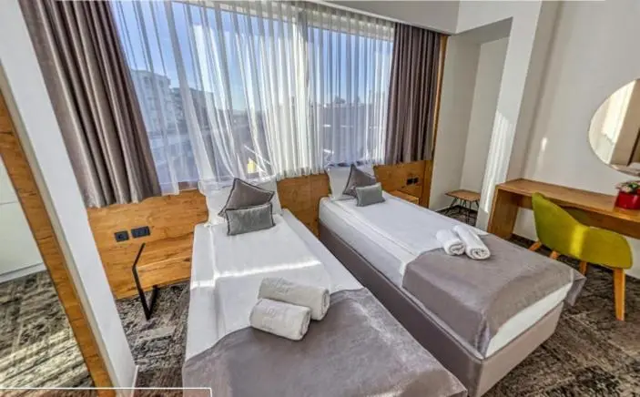 Orange Hotel