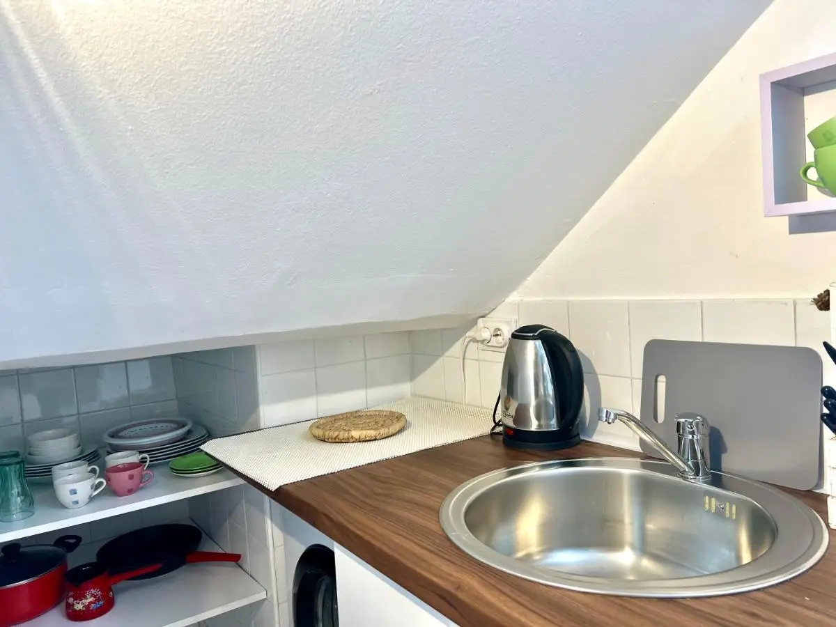 Modern Two-Bedroom Apartment with Garden & Parking