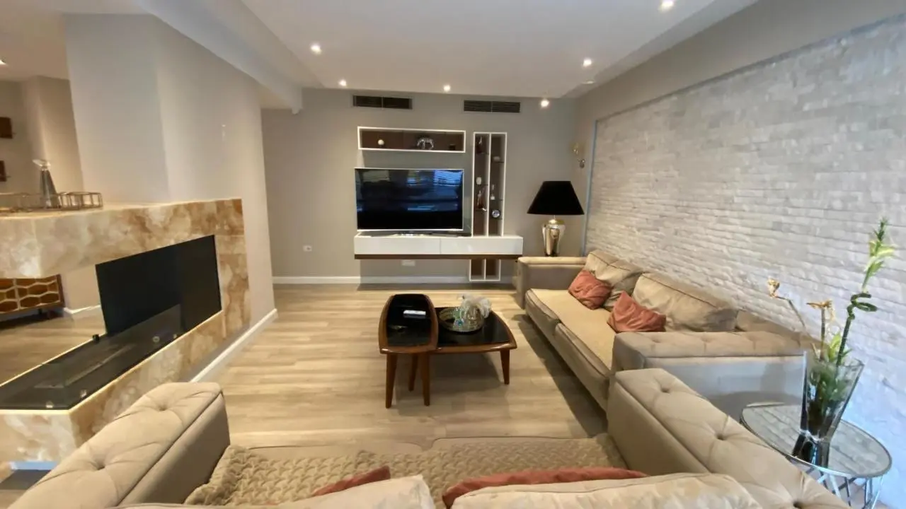 Lake Drive Rooms&Apartments