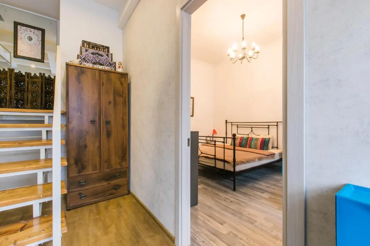 Apartment On Saadi Str Old Tbilisi