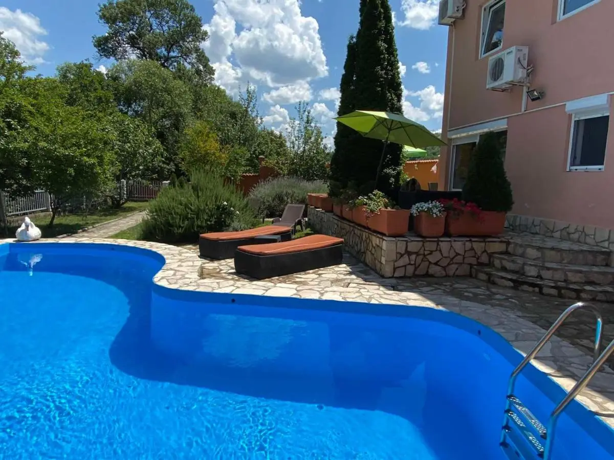 Private Riverside Villa Silvia