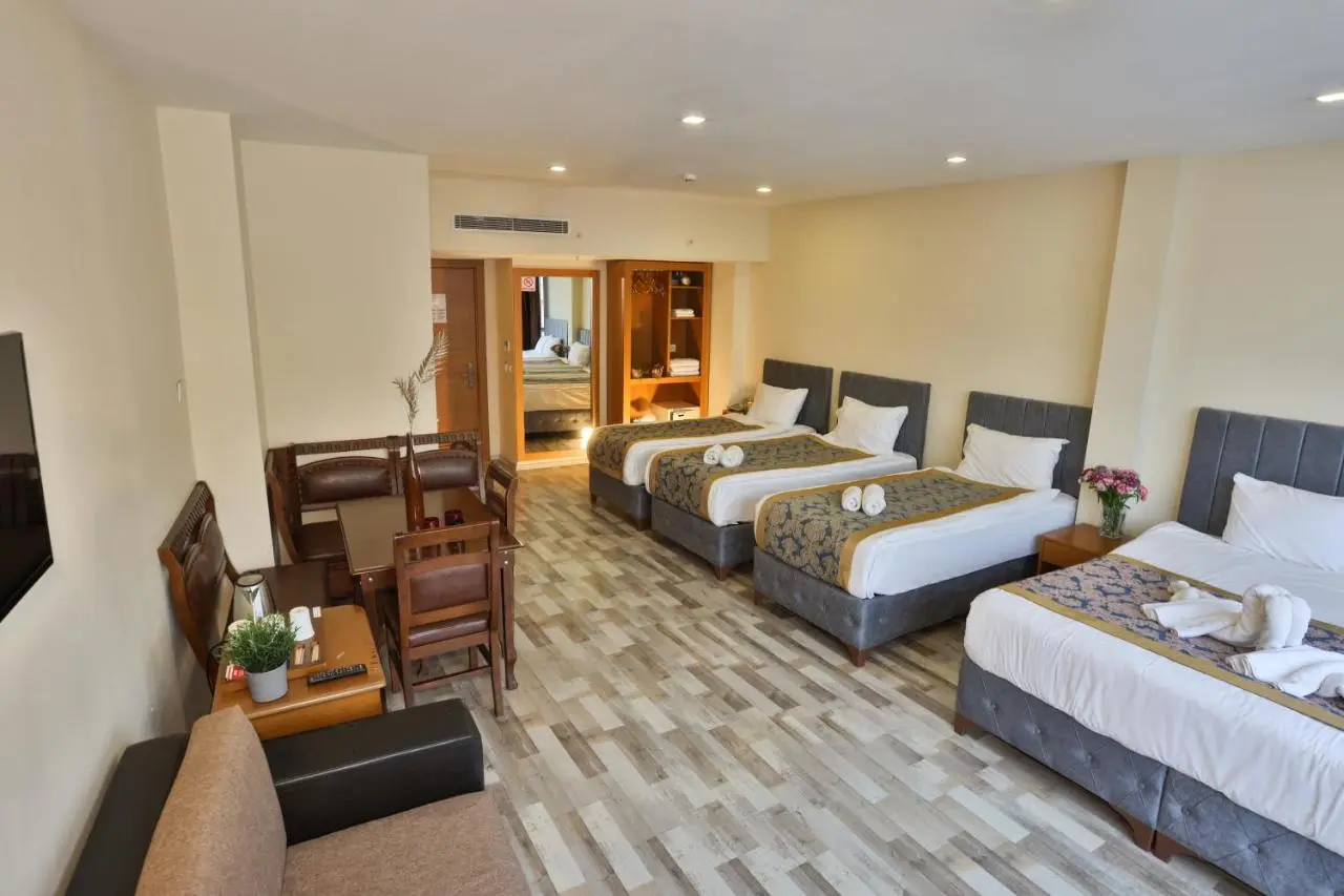 Cumbali Plaza Hotel
