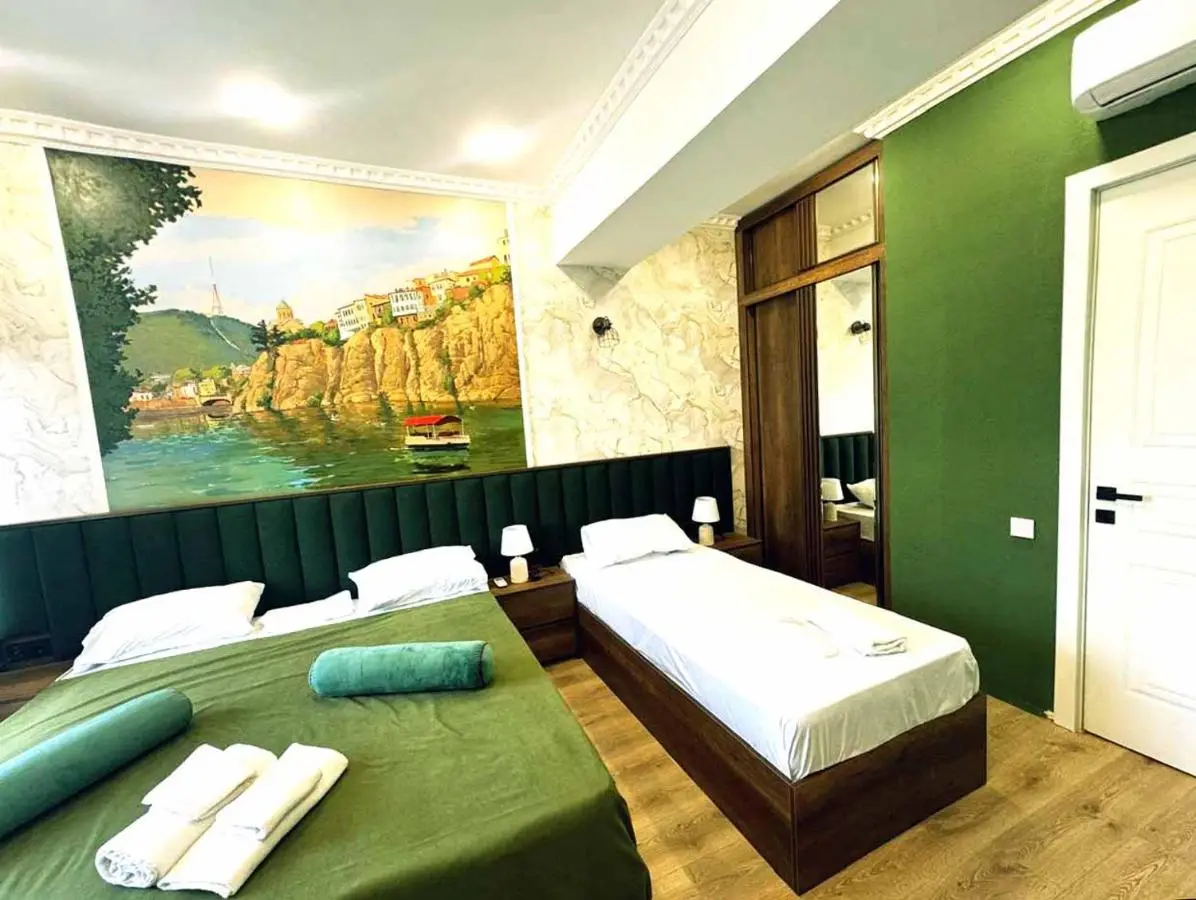 7 Baits Hotel