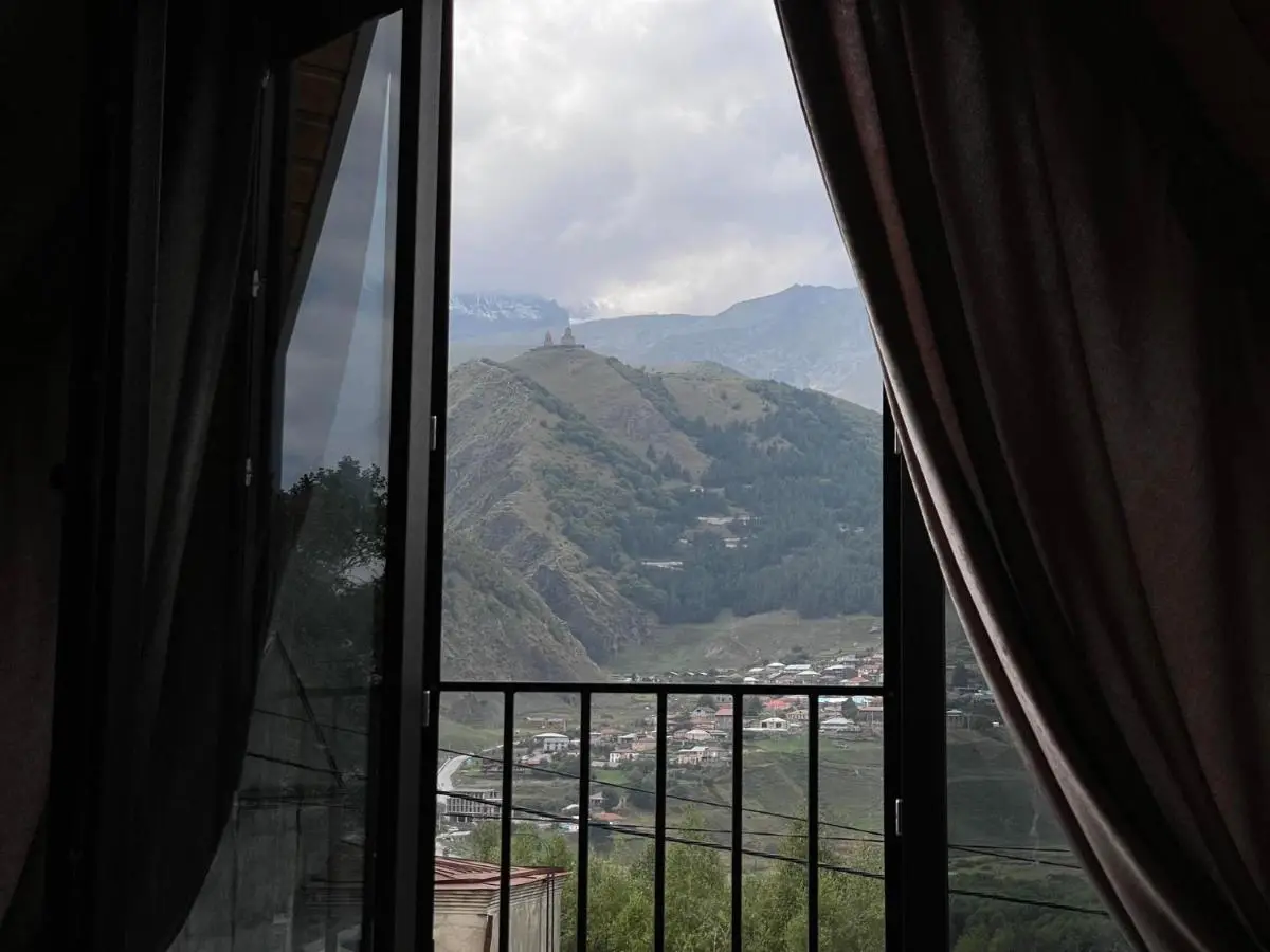 Magic Hut_Kazbegi
