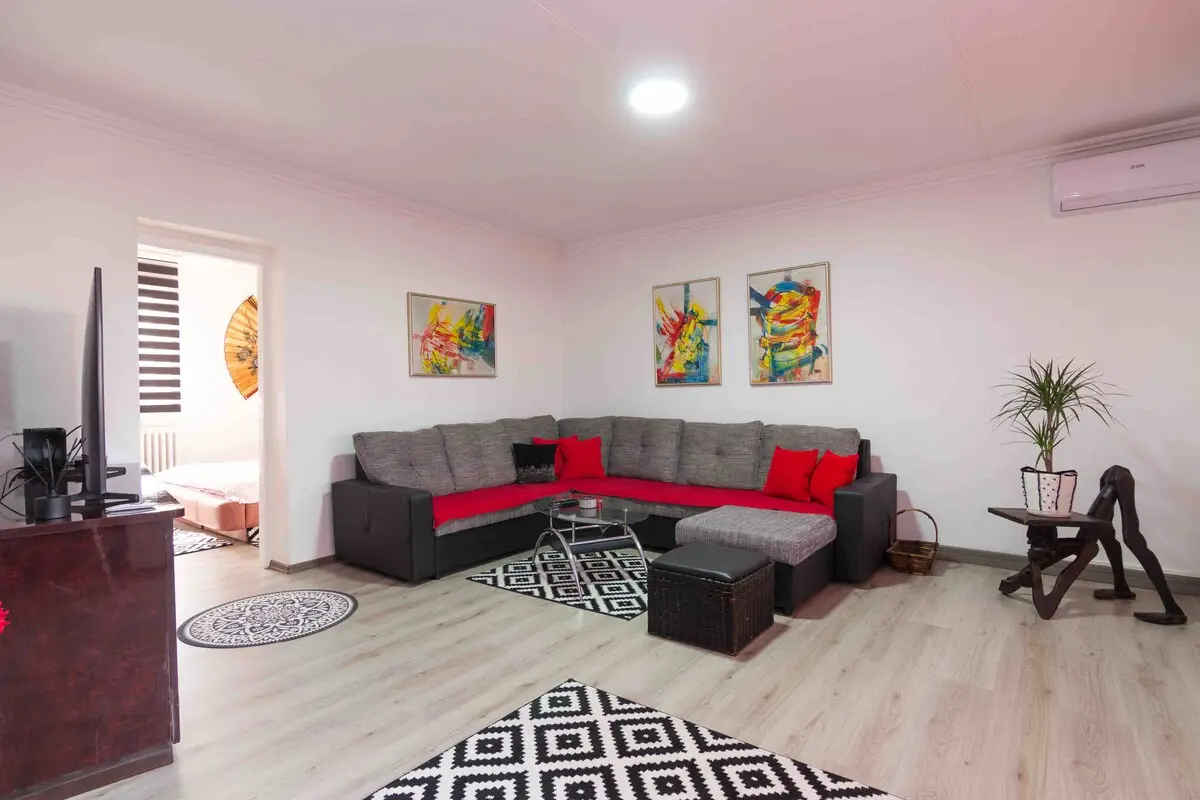Sarajevo, Center, spacious 3 bedrooms apartment.