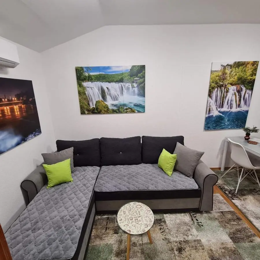 Hana Superior Apartments