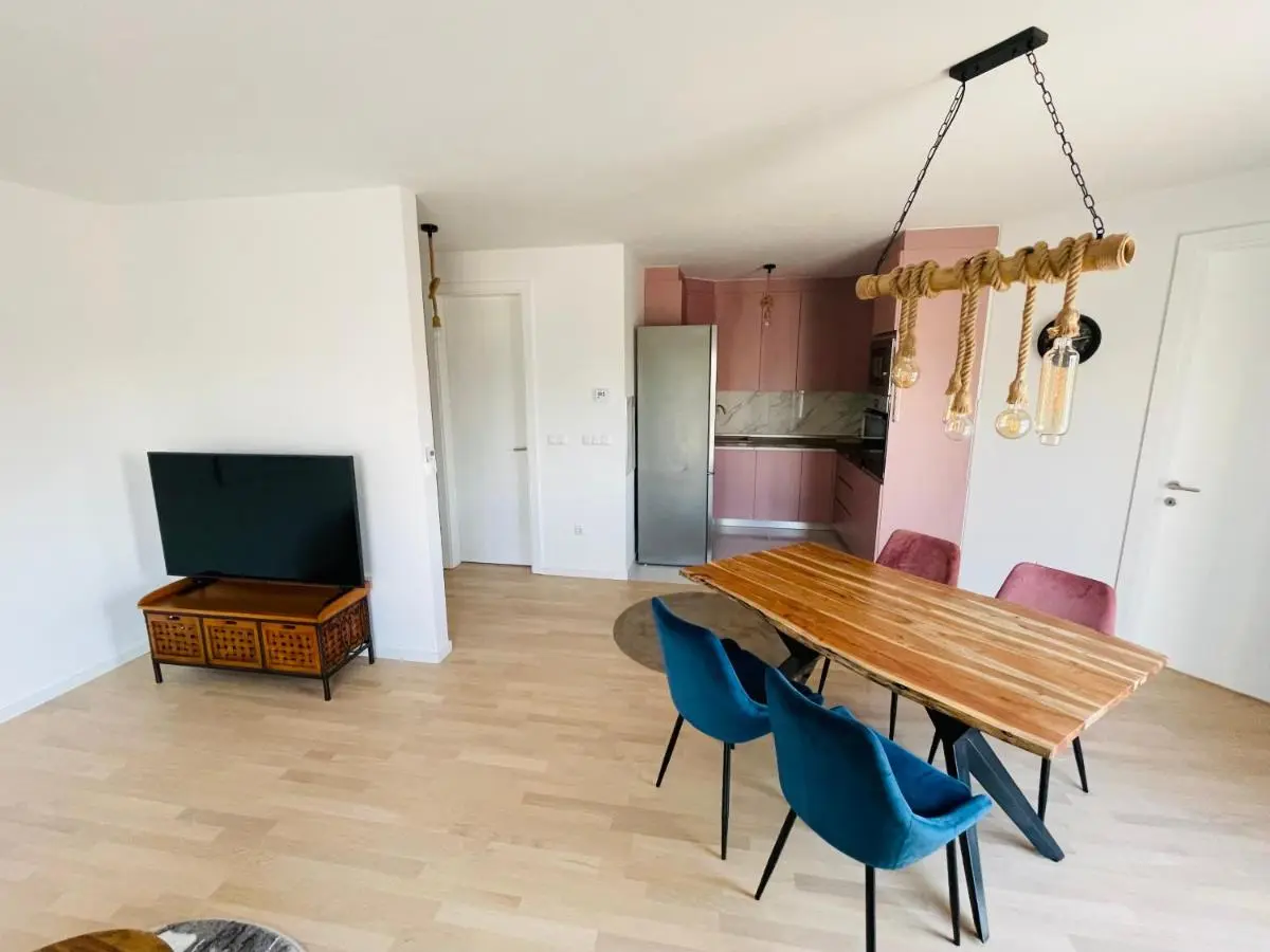 Apartment 7