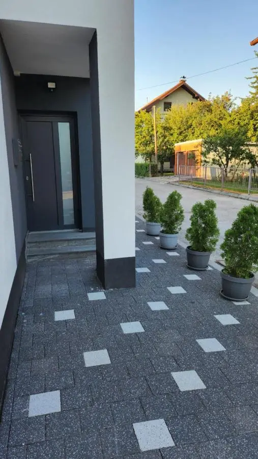 Apartmani Dobrinja - Free parking