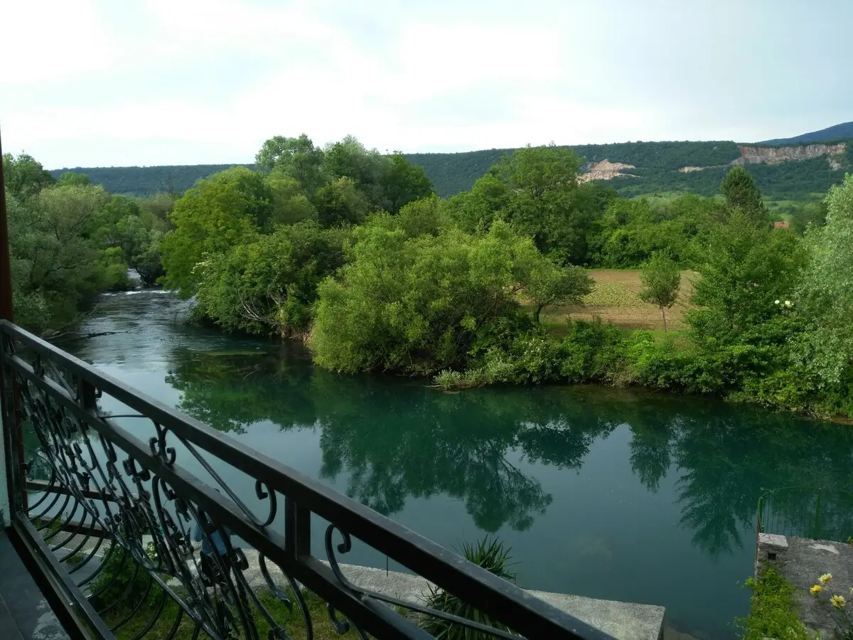 Go2Bihac Villa, 8 bedrooms, 7 bath, 10 aircon.