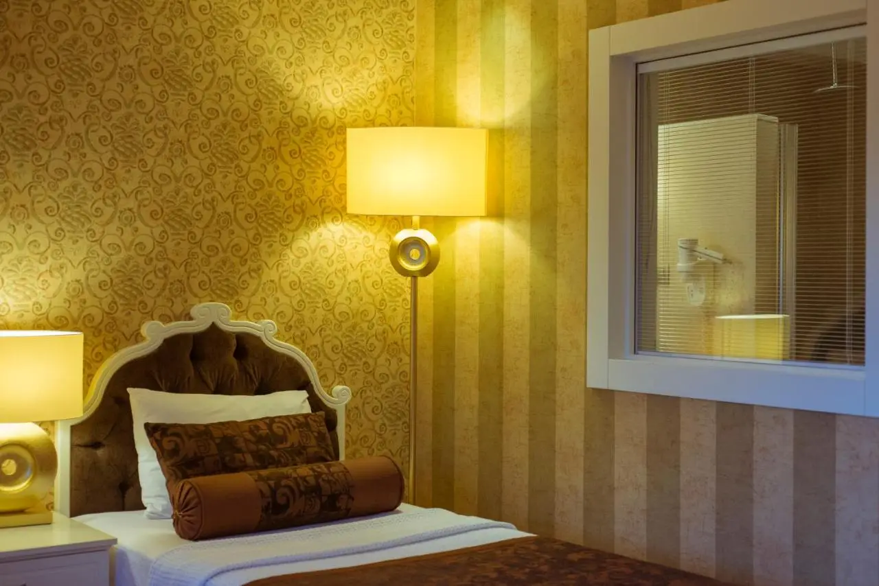 Han Deluxe Hotel