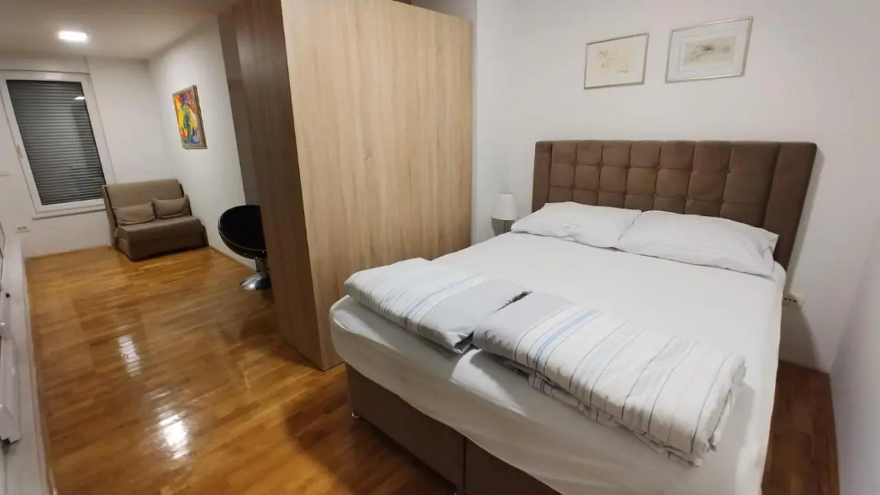 Apartments Leon