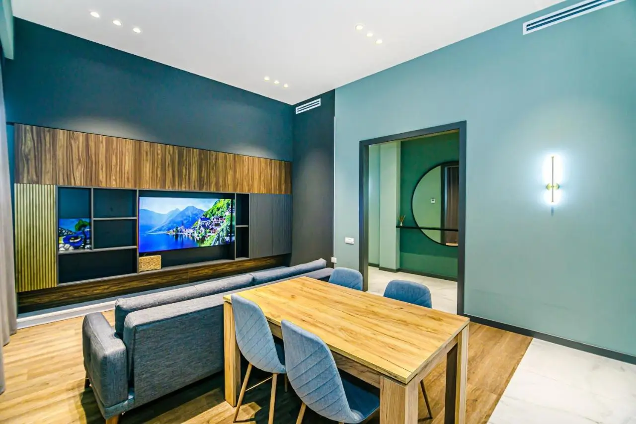 Knightsbridge Apartment by Baku Housing