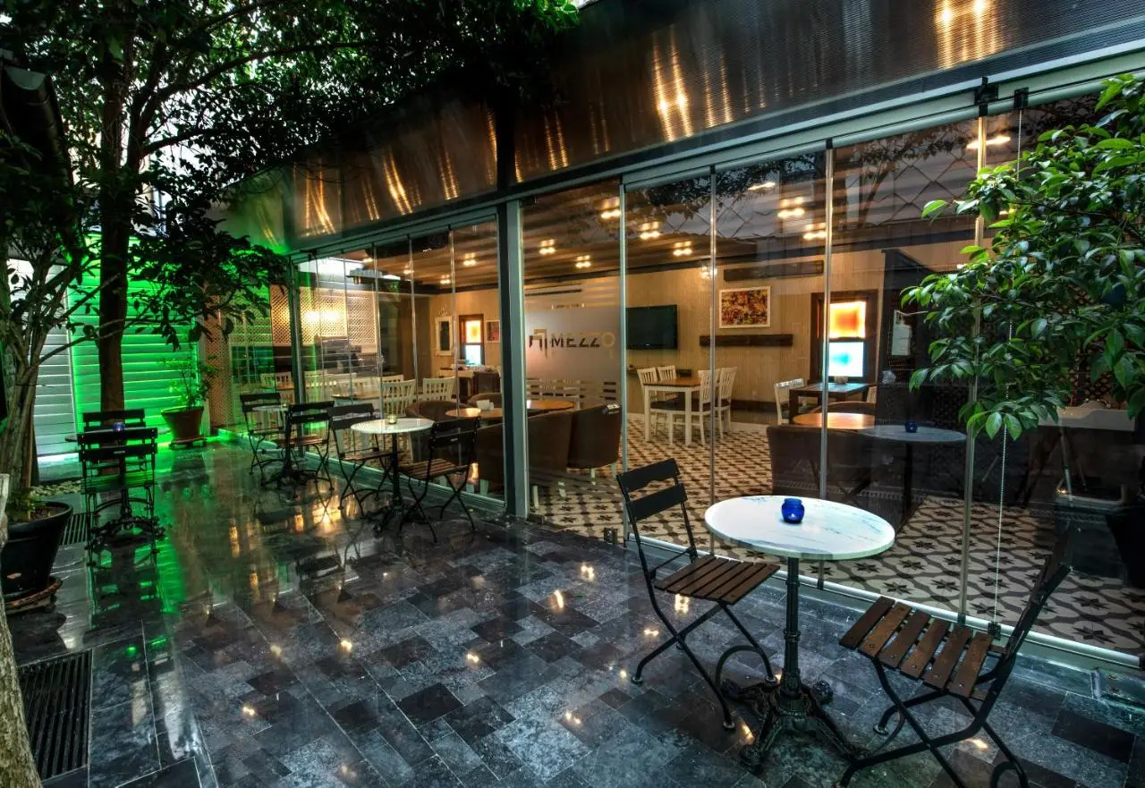 Mezzo Hotel