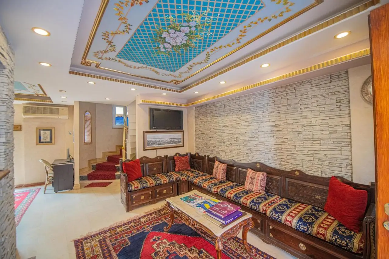Kaftan Hotel