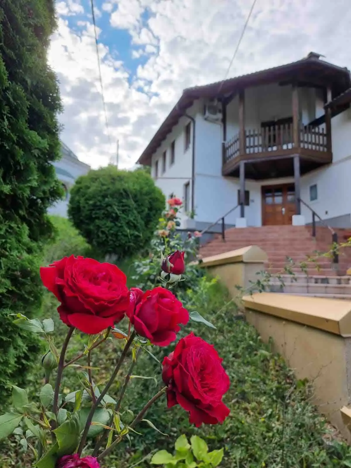 luxurious 350 m villa with 4 bedrooms