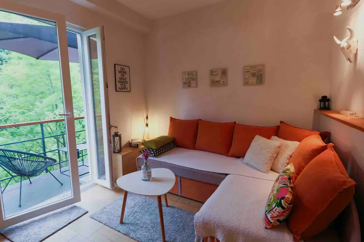 •OLD CITY garden studio• private parking