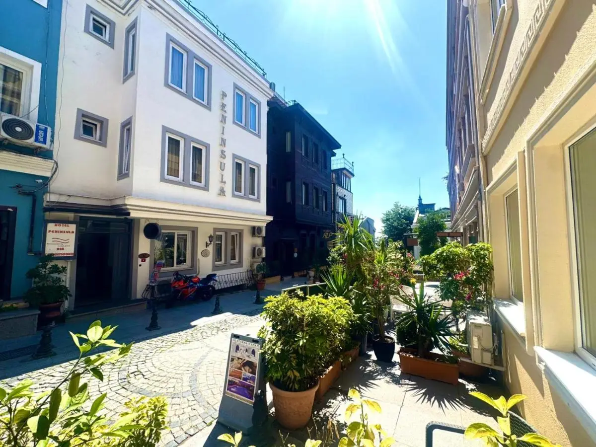 Hotel Peninsula