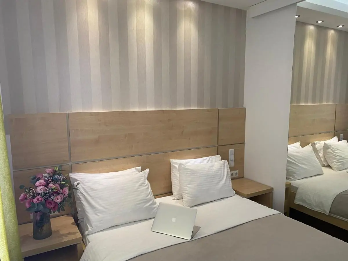 Laurus Motel Airport Tuzla