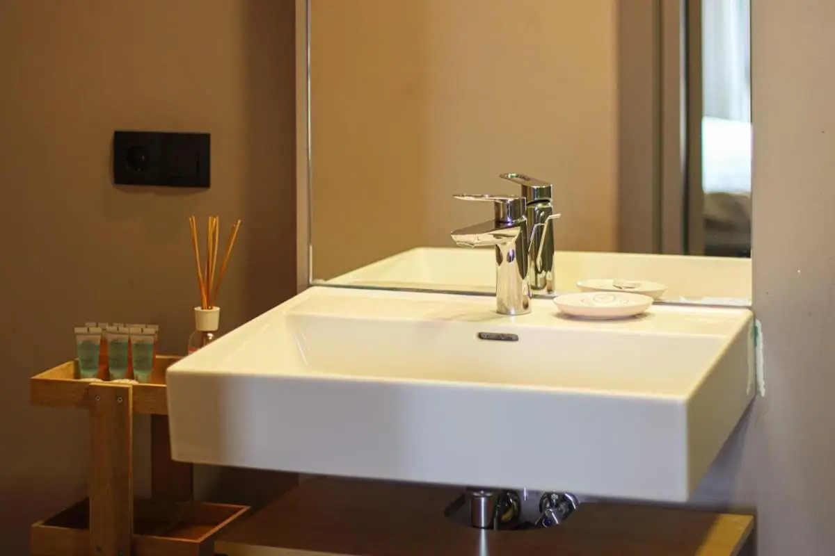 Wehost Apartment - On-site Pool & Gym - Not Included