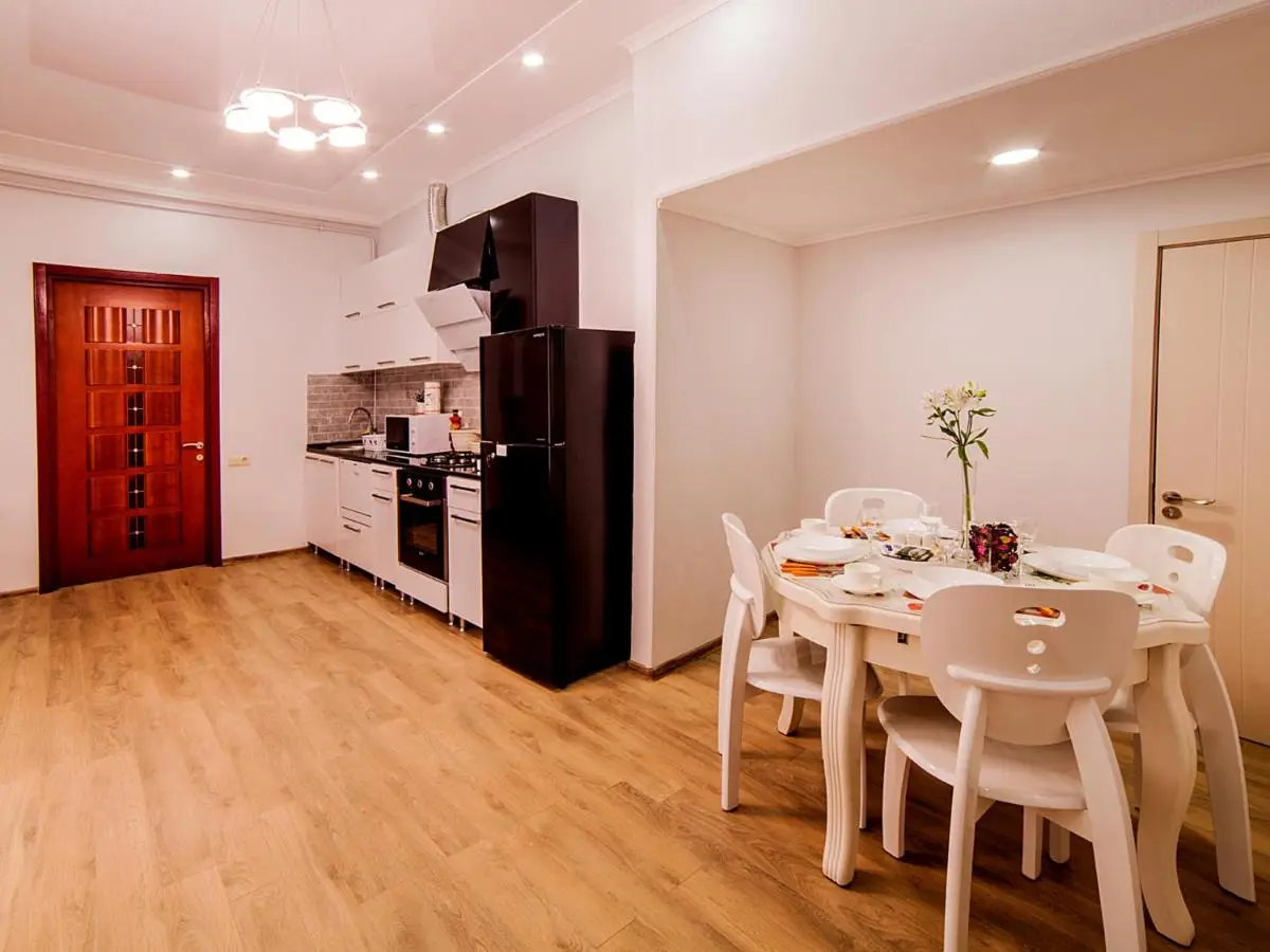 Hermes Apartment