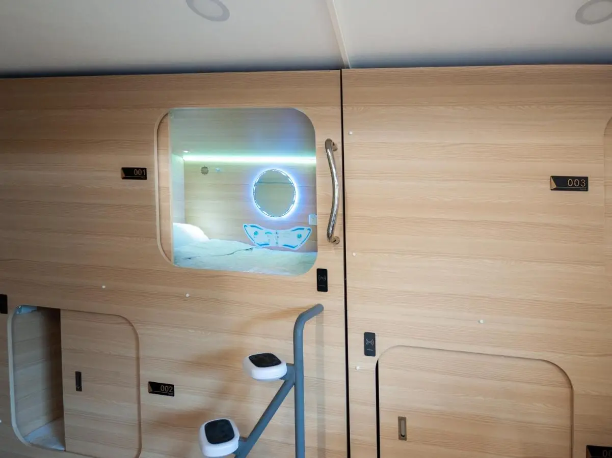 Capsule Hotel Happy lounge