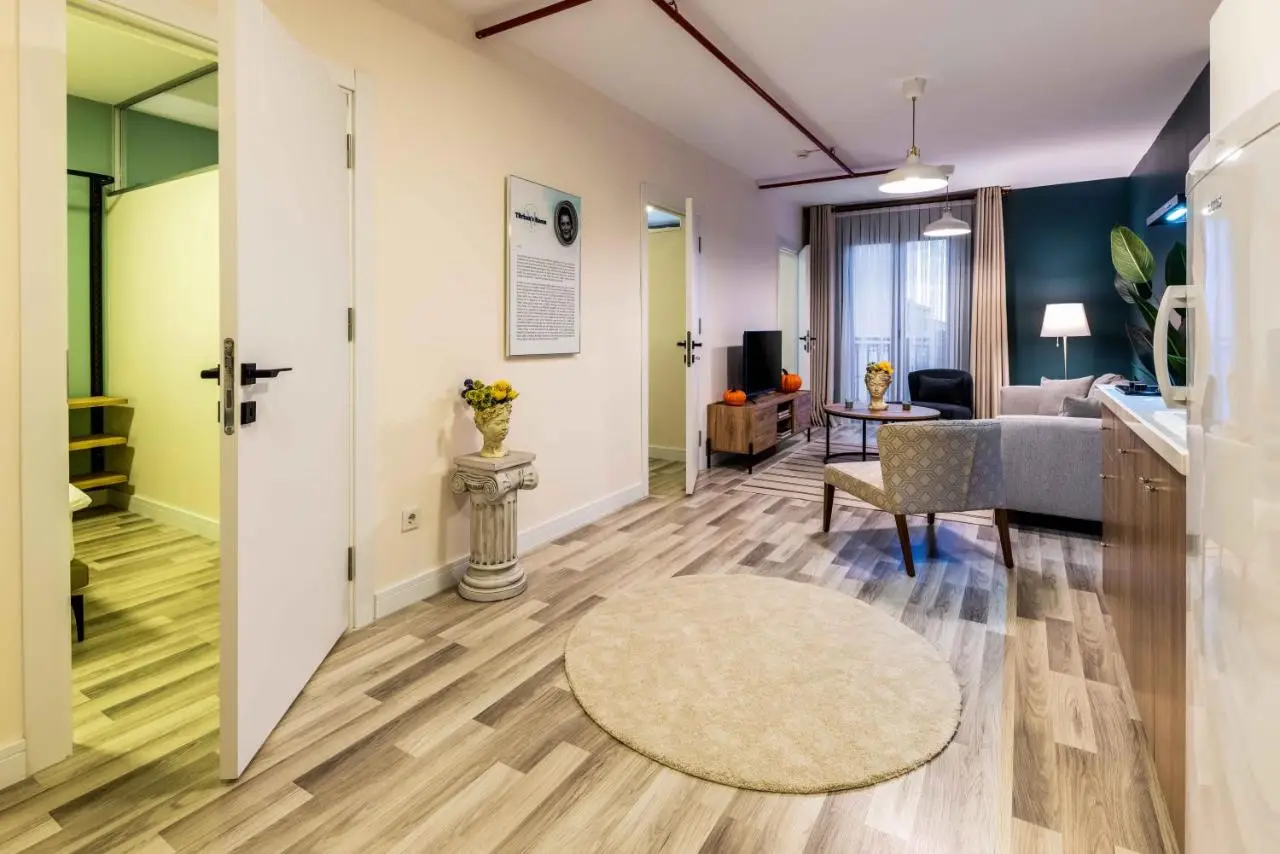 Monnas Suite