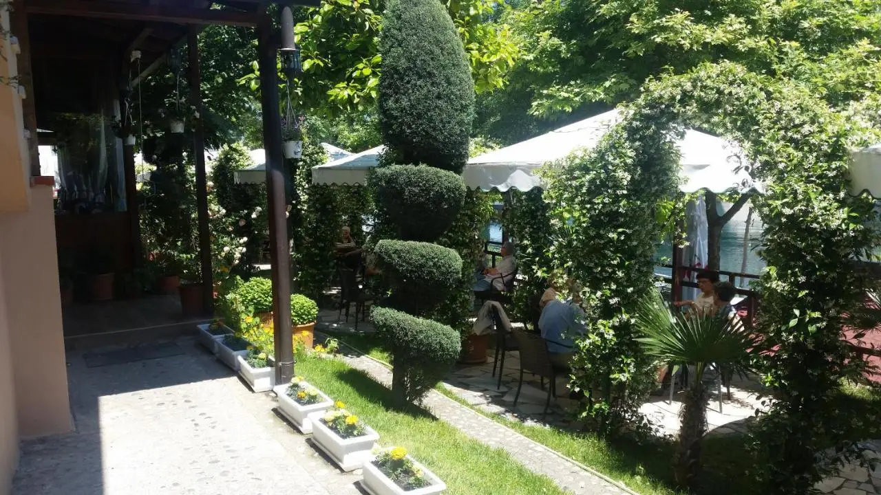 Hotel Vataksi