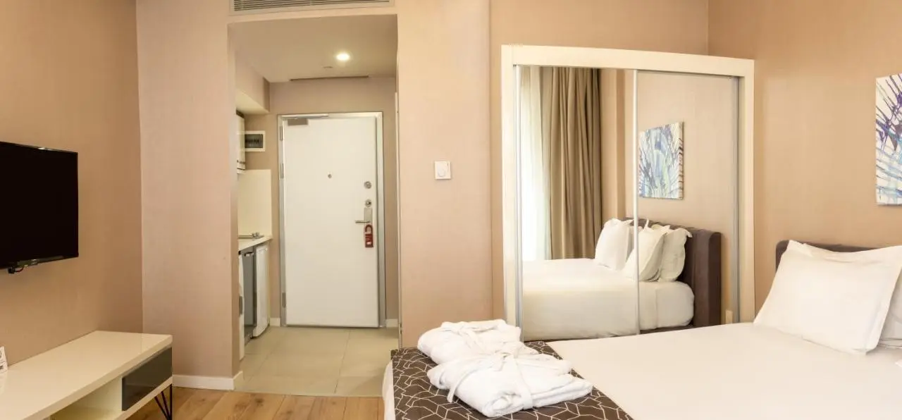 Elm Suite Hotel