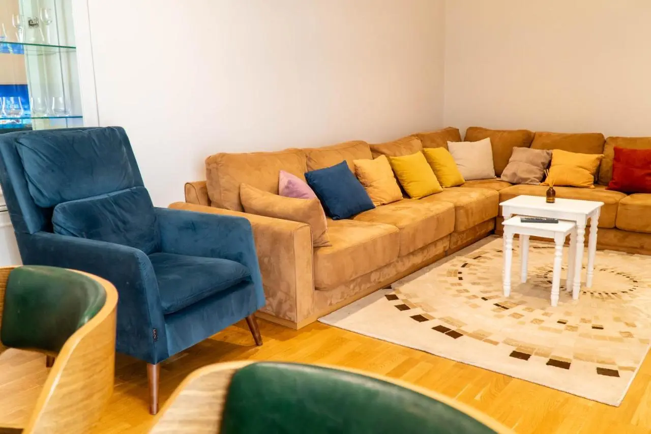 Signature apartment 12