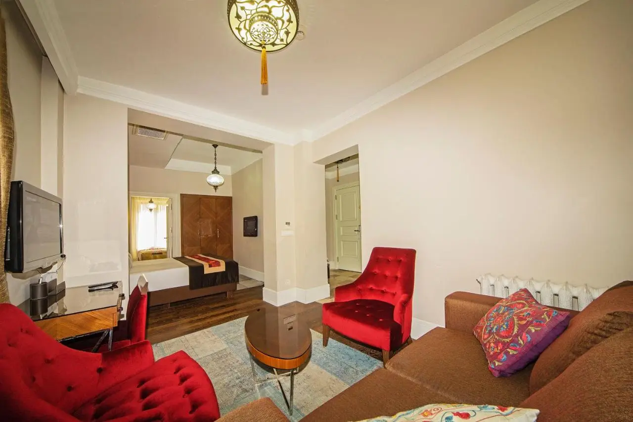 Azade Suites