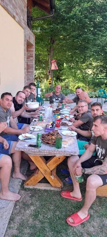 Vikendica, Bazen, Šedrvan, Rafting na Uni, Quad